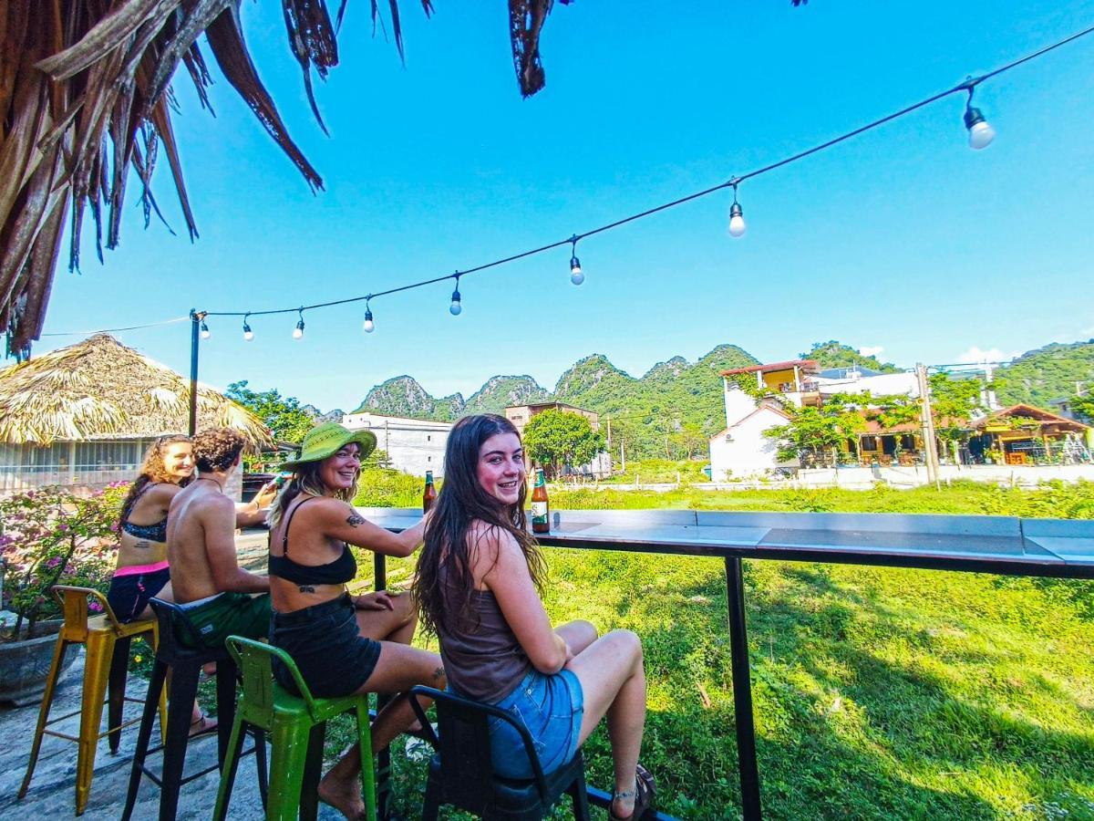 Yolo Pool Bar Villas & Garden Restaurant Phong Nha Bagian luar foto