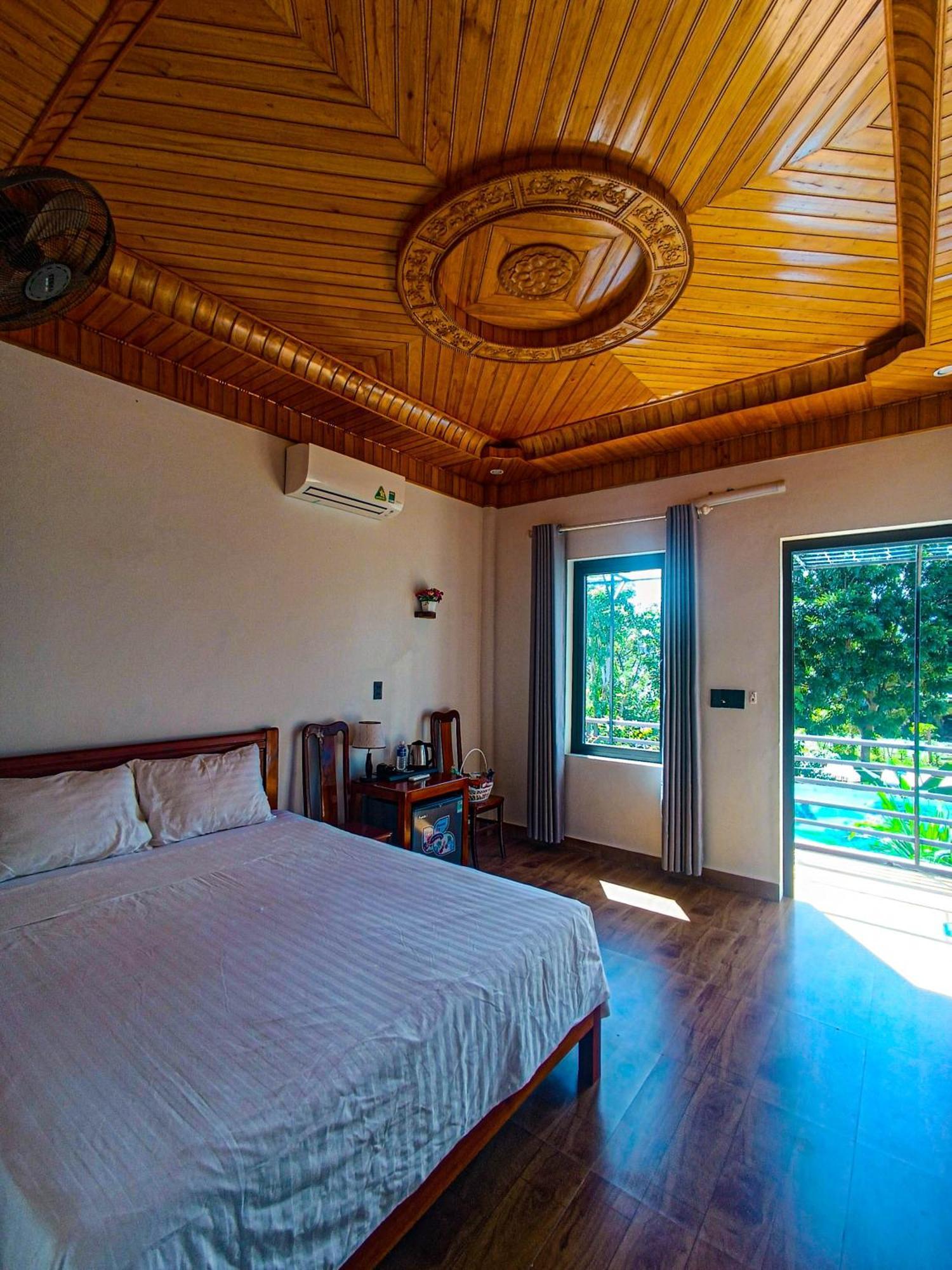 Yolo Pool Bar Villas & Garden Restaurant Phong Nha Bagian luar foto