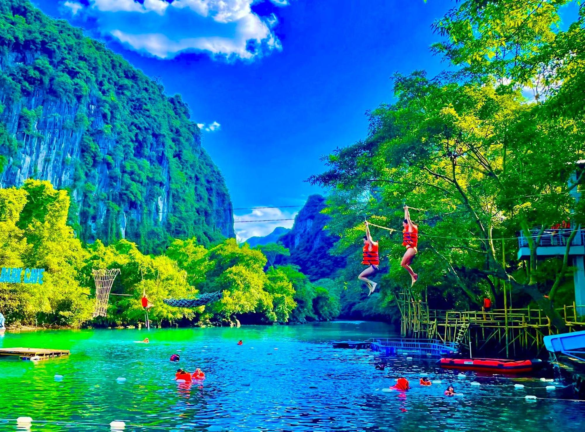 Yolo Pool Bar Villas & Garden Restaurant Phong Nha Bagian luar foto