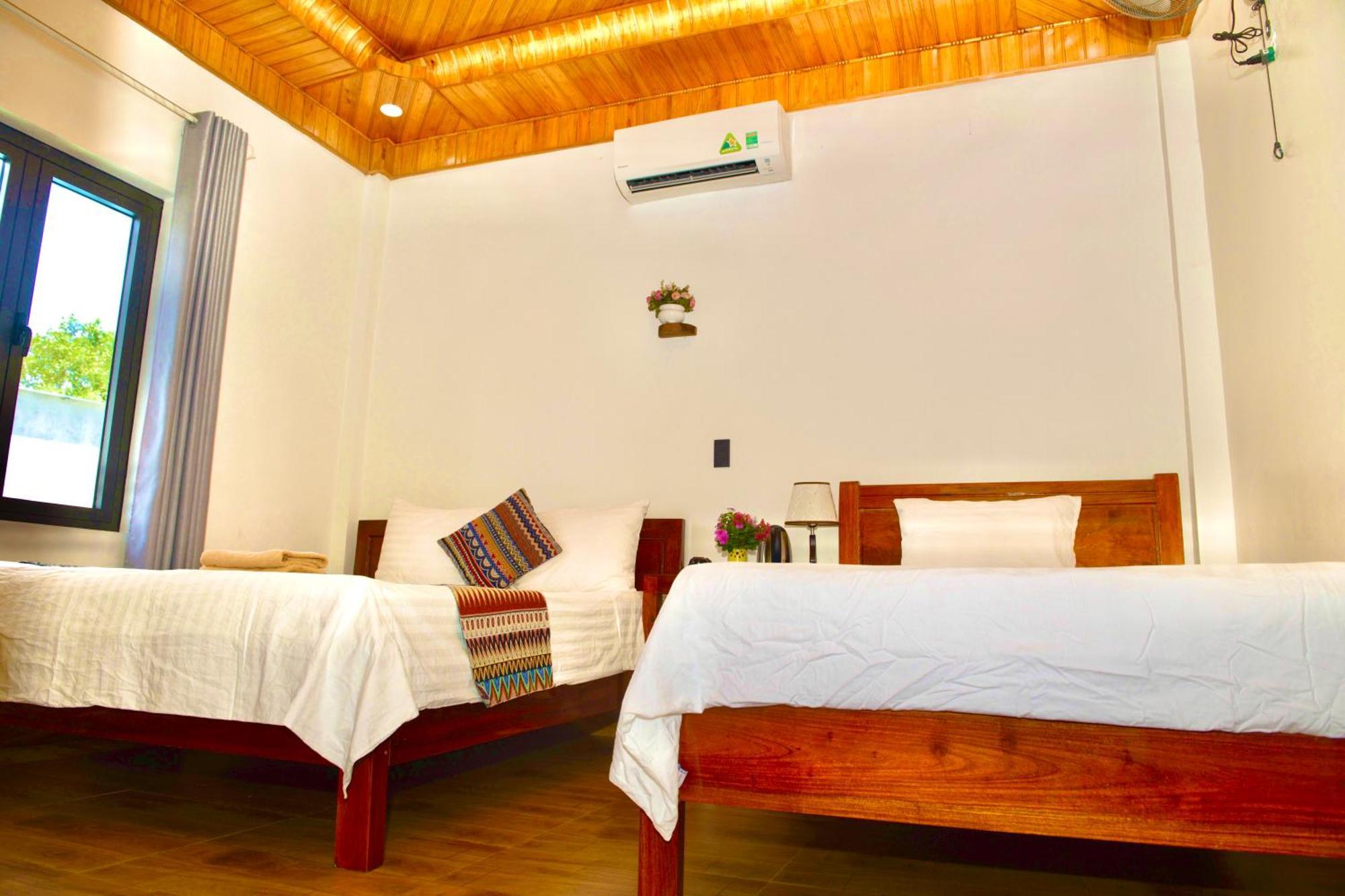 Yolo Pool Bar Villas & Garden Restaurant Phong Nha Bagian luar foto