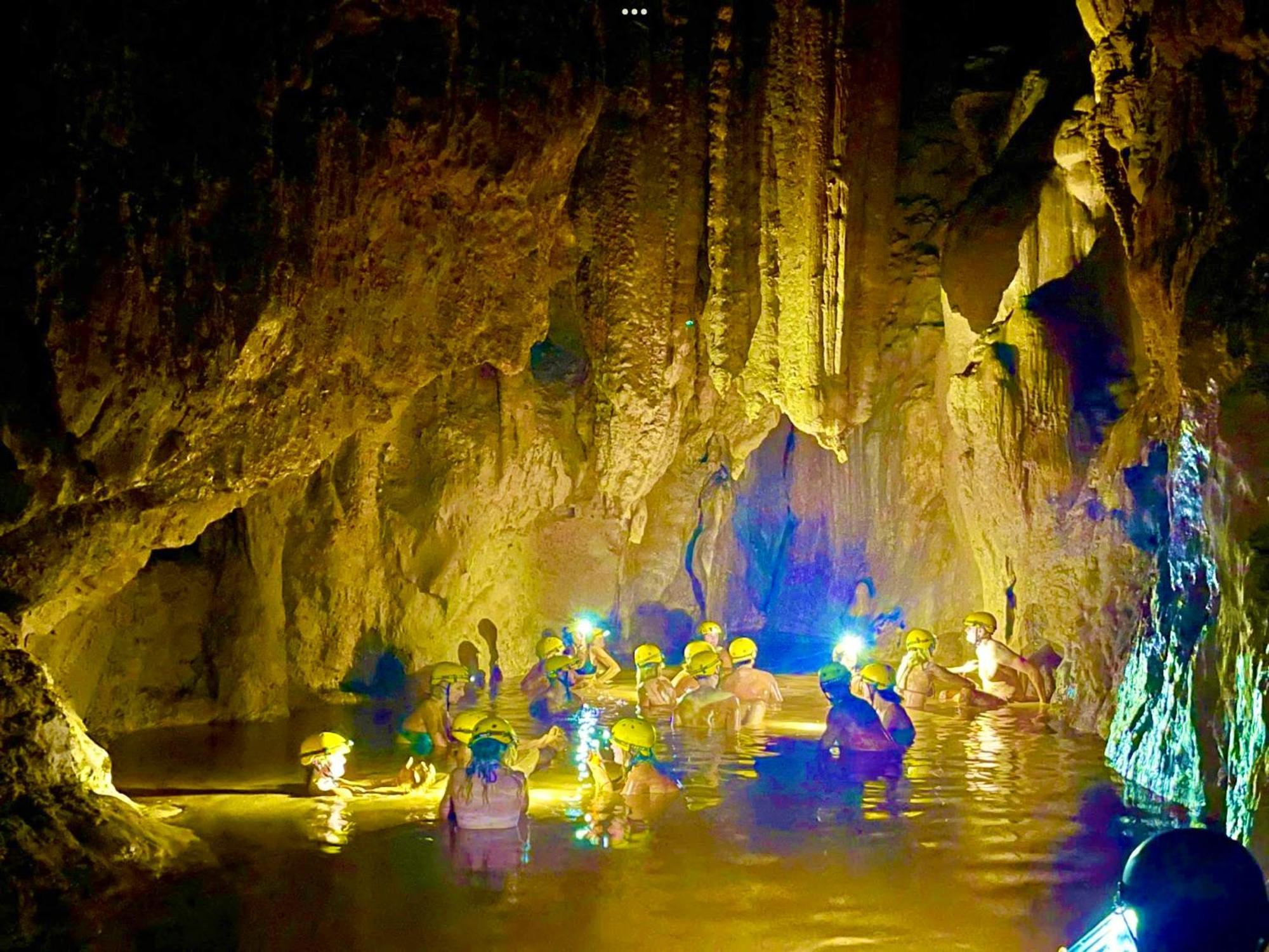Yolo Pool Bar Villas & Garden Restaurant Phong Nha Bagian luar foto