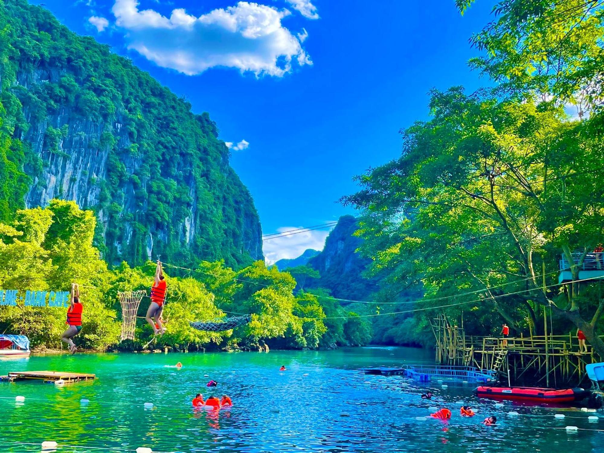 Yolo Pool Bar Villas & Garden Restaurant Phong Nha Bagian luar foto